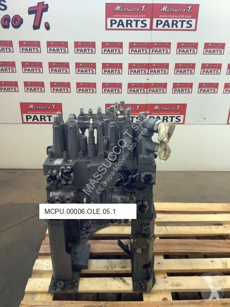 قطع غيار الأشغال العمومية Hitachi Distributeur...