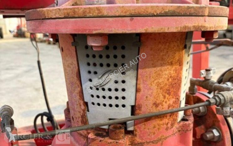 Запчастини для спецтехніки  pompe a eau en...