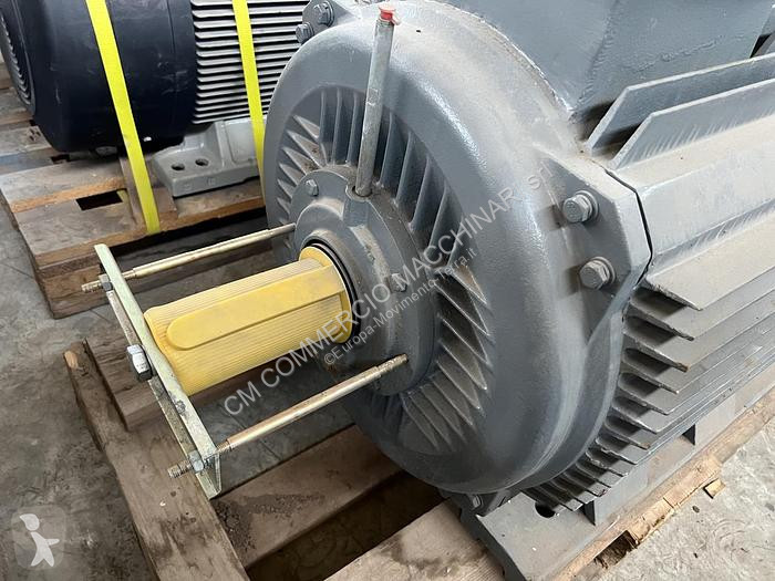 Pezzi di ricambio macchine movimento terra  160 kW