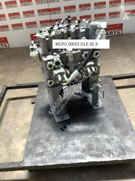 قطع غيار الأشغال العمومية Hitachi Distributeur...