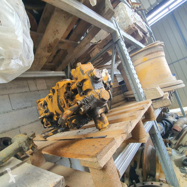 Pièces engins tp Liebherr 922