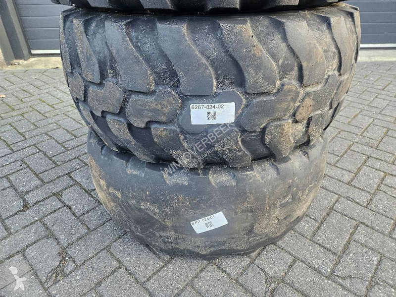 Запчасти для спецтехники Dunlop 405/70R18...