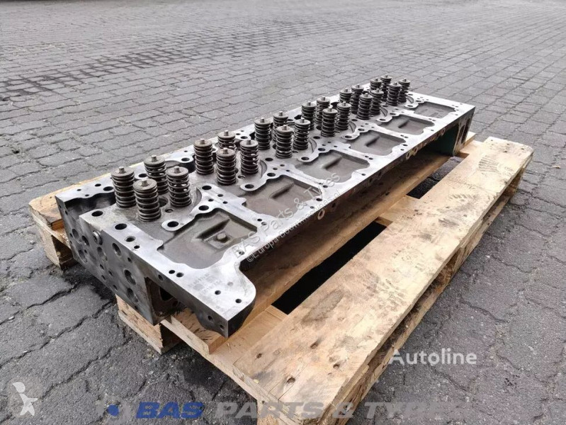 قطع غيار الآليات الثقيلة Volvo Cylinderhead...