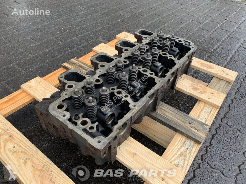 قطع غيار الآليات الثقيلة Renault Cylinderhead...