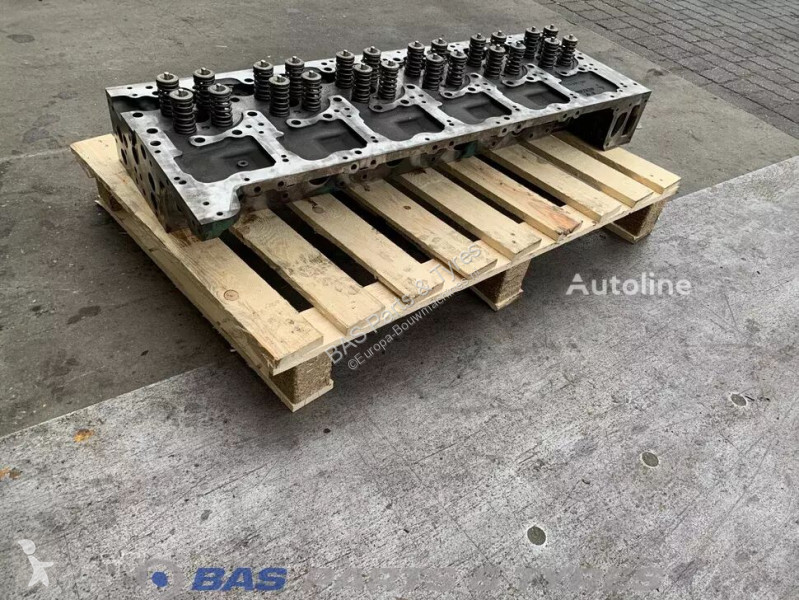 قطع غيار الآليات الثقيلة Volvo Cylinderhead...