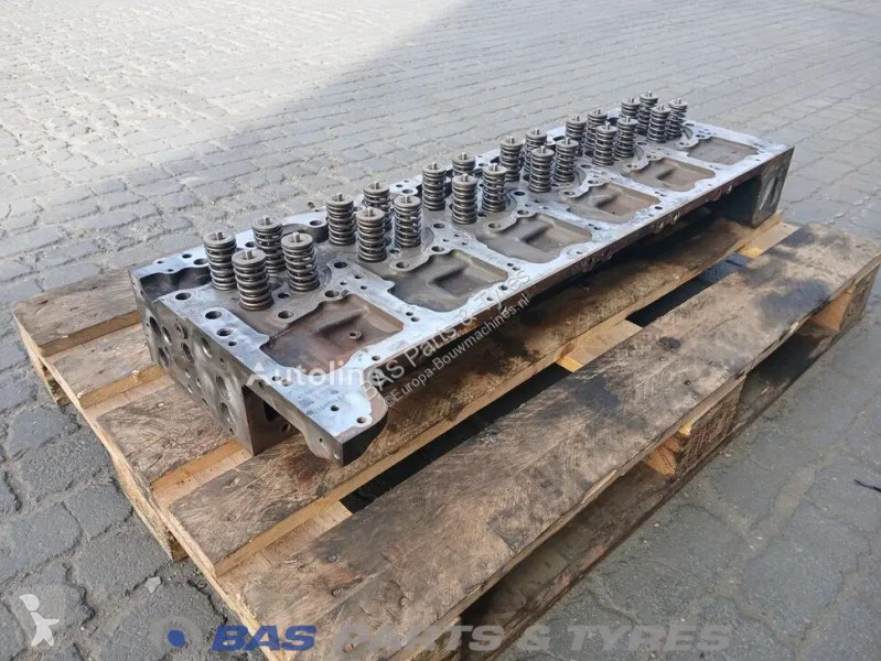 قطع غيار الآليات الثقيلة Volvo Cylinderhead...