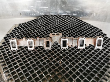 Udstødningsmanifold Liebherr