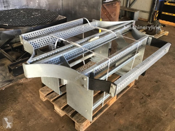 Estribo / escalera Liebherr