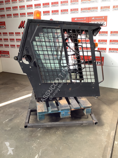 Peças máquinas de construção civil  BobCat 753