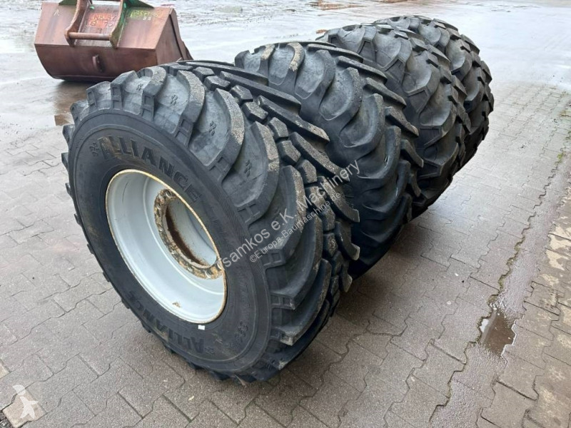 Náhradní díly stavba Mitas 445 / 65 R 22.5...
