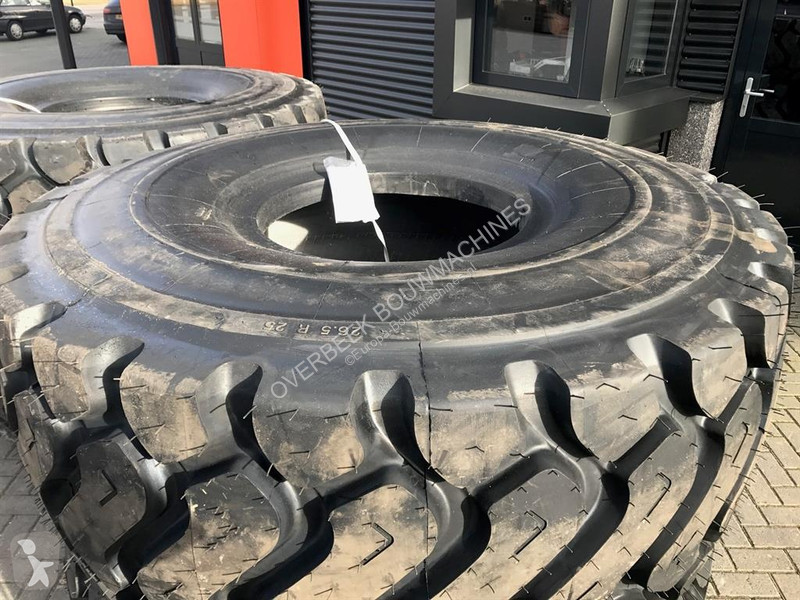 Közműépítő alkatrészek  26.5R25 XHA -...