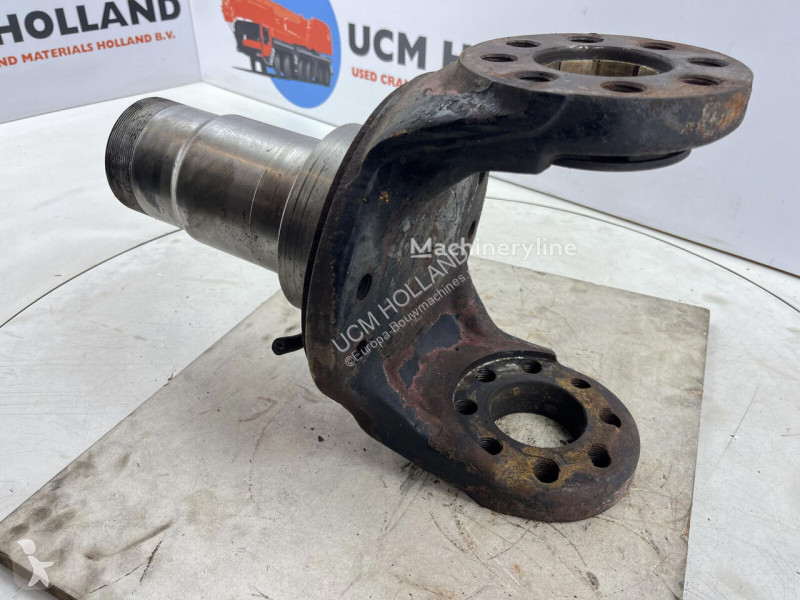 Запчастини для спецтехніки  Steering knuckle 12...
