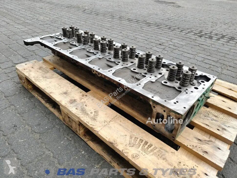 قطع غيار الآليات الثقيلة Volvo Cylinderhead...