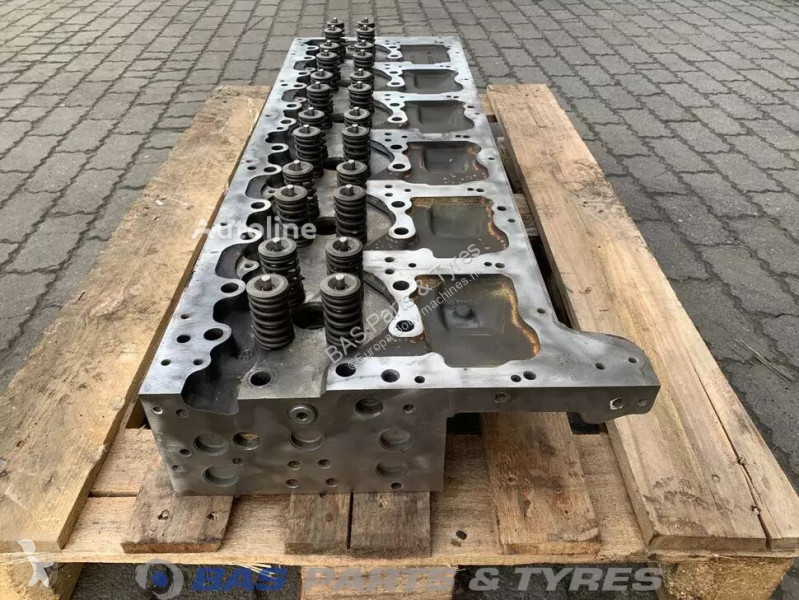قطع غيار الآليات الثقيلة Volvo Cylinderhead...