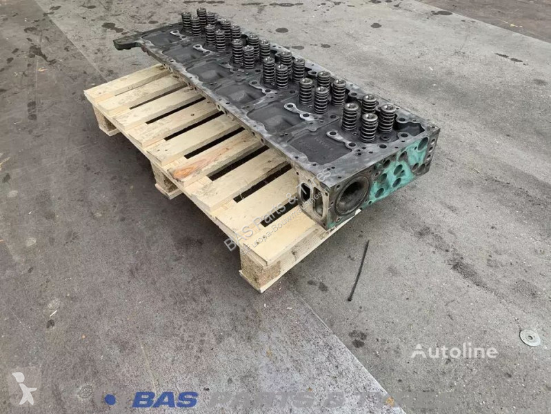 قطع غيار الآليات الثقيلة Volvo Cylinderhead...