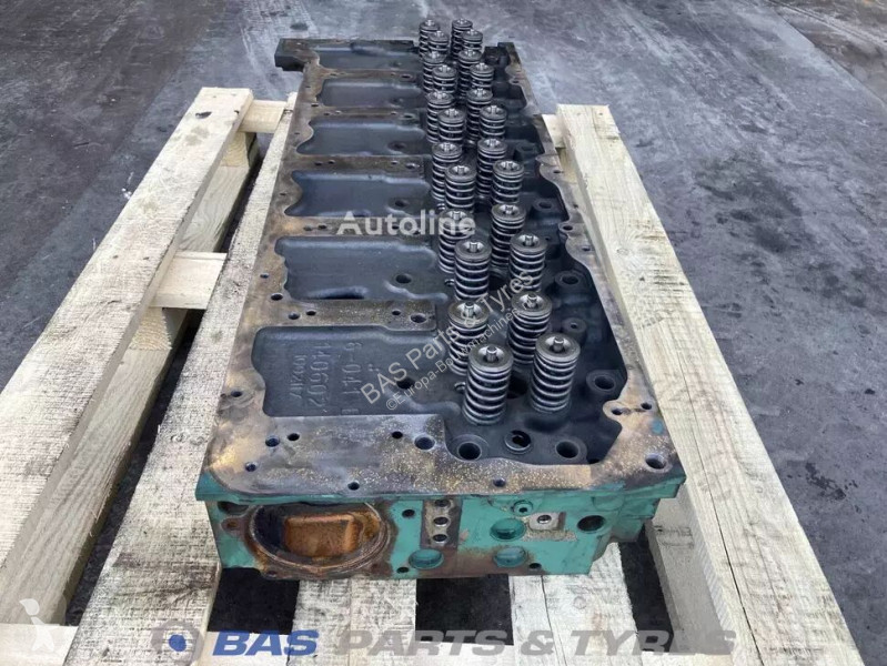 قطع غيار الآليات الثقيلة Volvo Cylinderhead...