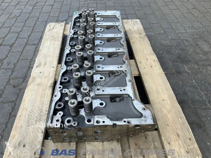 قطع غيار الآليات الثقيلة Volvo Cylinderhead...