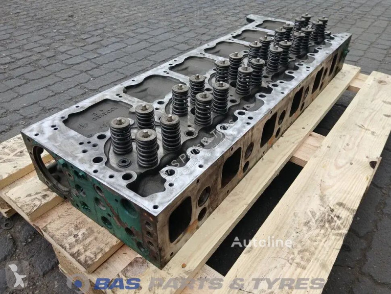 قطع غيار الآليات الثقيلة Volvo Cylinderhead...