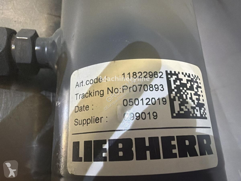 Резервни части за строителна техника Liebherr...