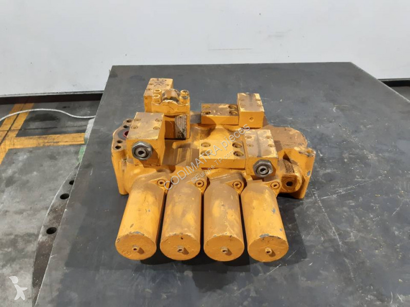 قطع غيار الأشغال العمومية Liebherr R912