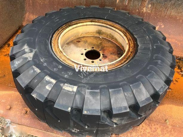 قطع غيار الأشغال العمومية Michelin  17,5 R 25...