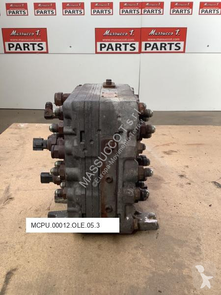قطع غيار الأشغال العمومية Hitachi Distributeur...