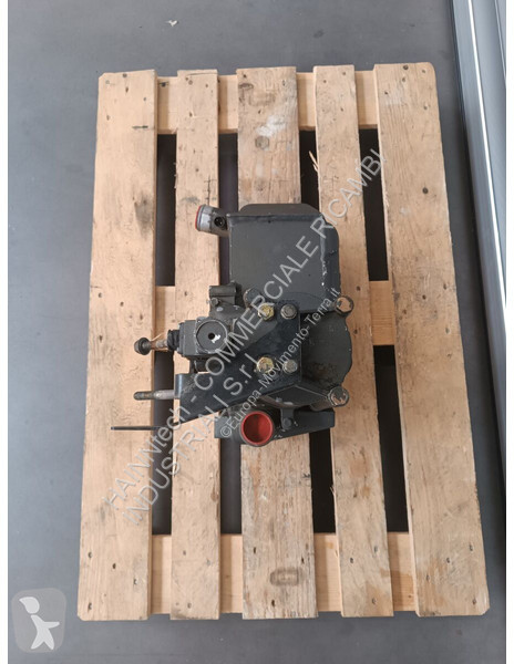 Peças máquinas de construção civil Scania R...