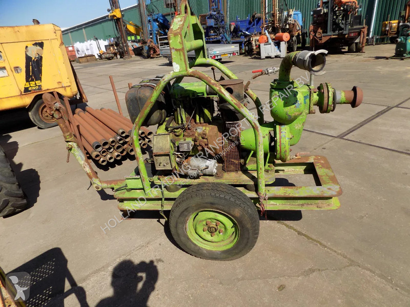 Losse onderdelen bouwmachines  waterpomp diesel...