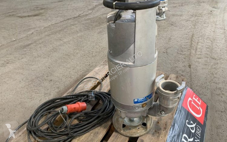 آلة لمواقع البناء  pompe immergee pour eau boueuse