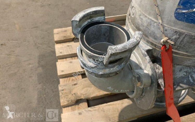 آلة لمواقع البناء  pompe immergee pour eau boueuse