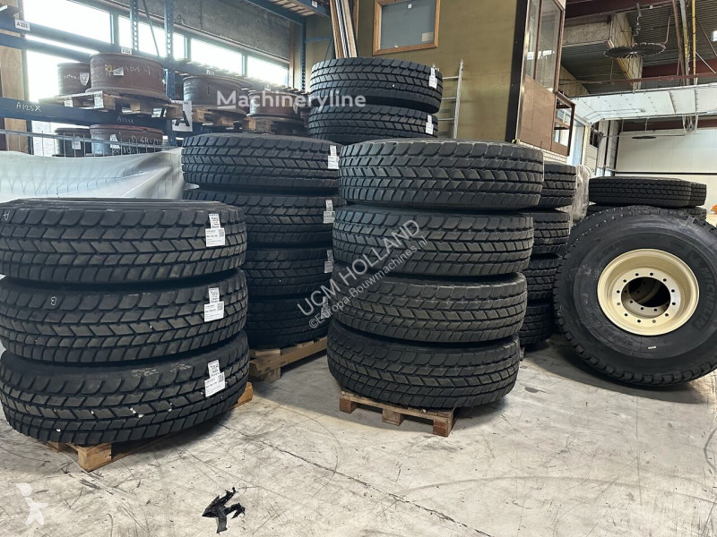 Pièces engins tp Liebherr Crane Tires/Rims for...