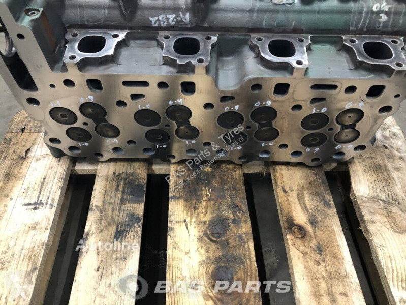 قطع غيار الآليات الثقيلة Volvo Cylinderhead D5K...