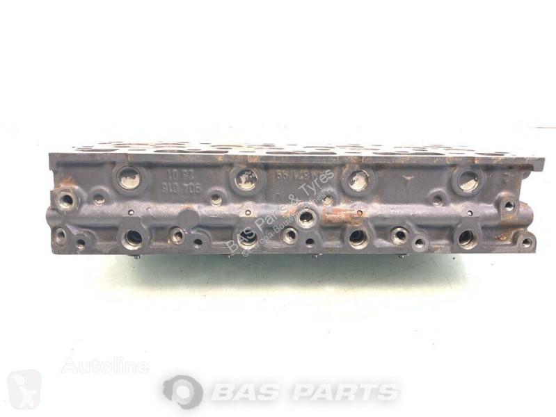 قطع غيار الآليات الثقيلة Mercedes Cylinderhead...