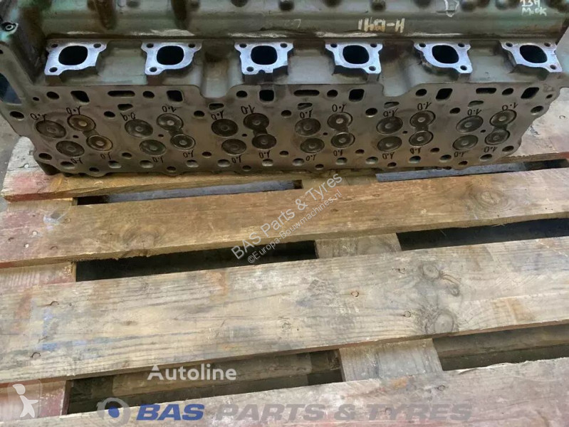 قطع غيار الآليات الثقيلة Volvo Cylinderhead D8K...