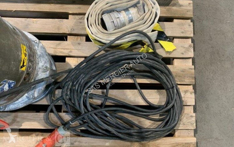 آلة لمواقع البناء  pompe immergee pour eau boueuse