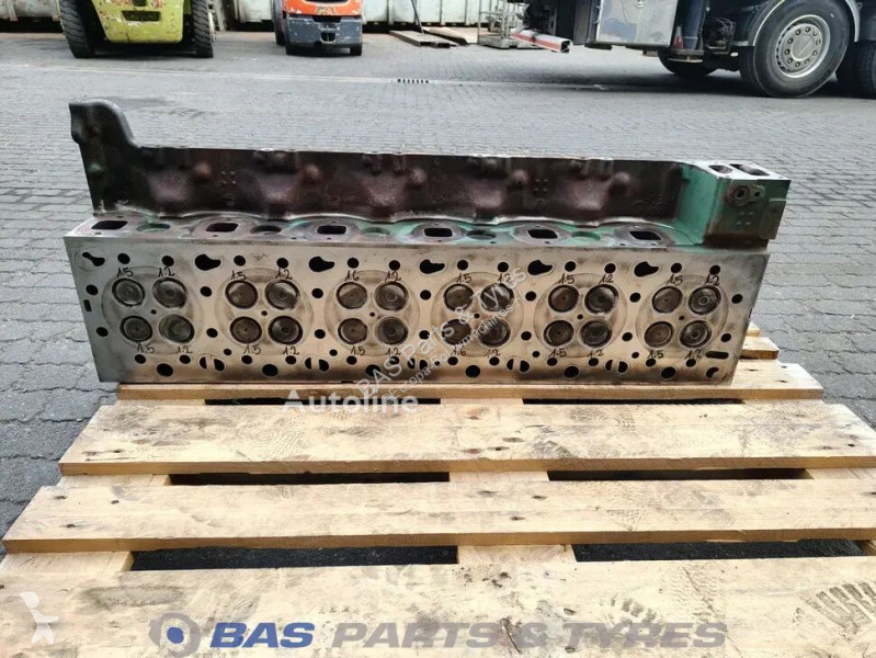 قطع غيار الآليات الثقيلة Volvo Cylinderhead...