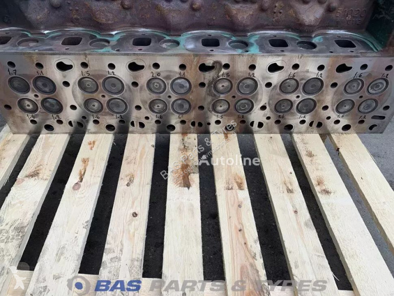 قطع غيار الآليات الثقيلة Volvo Cylinderhead...