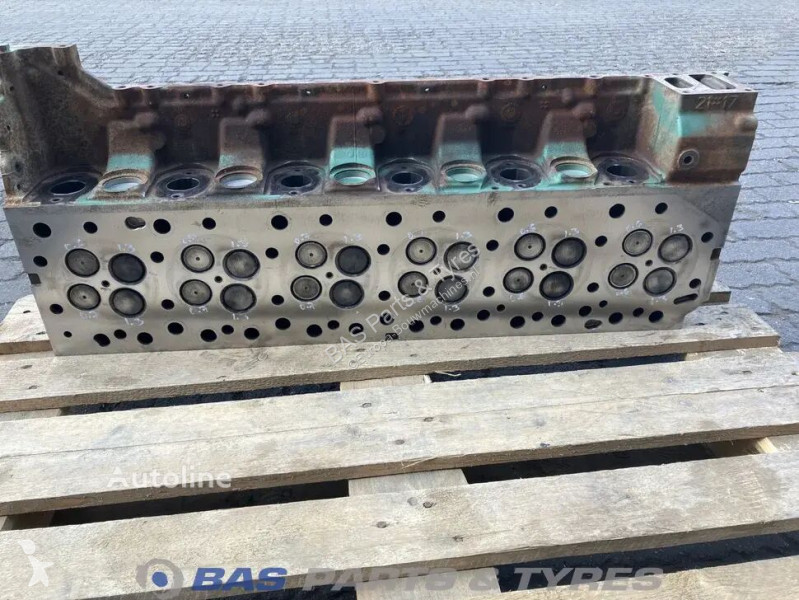 قطع غيار الآليات الثقيلة Volvo Cylinderhead...