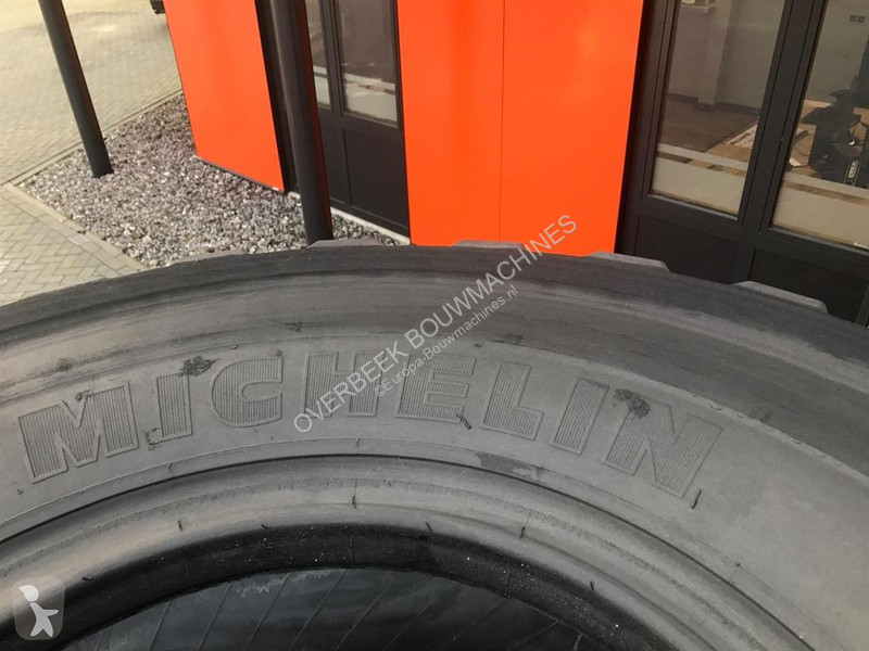 Резервни части за строителна техника Michelin...