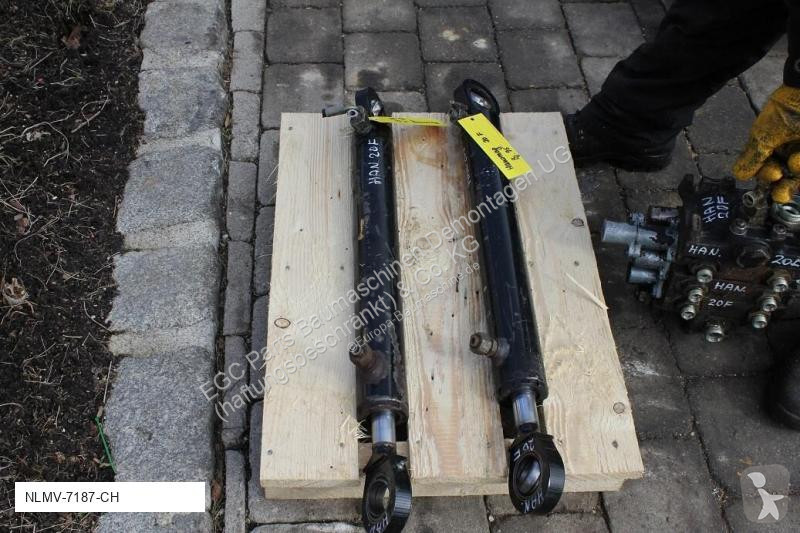 Pezzi di ricambio macchine movimento terra...