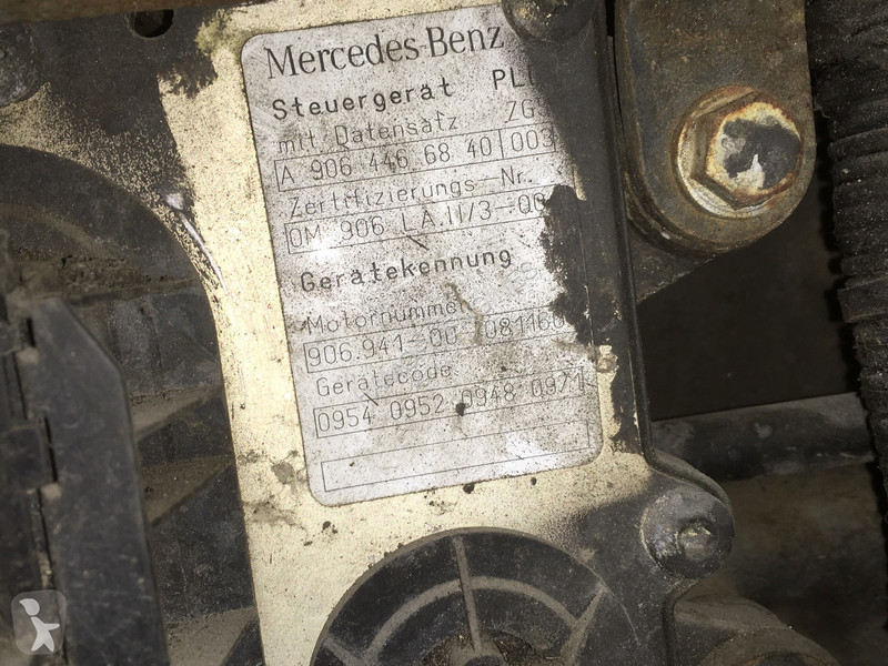 قطع غيار الأشغال العمومية Mercedes-Benz OM...