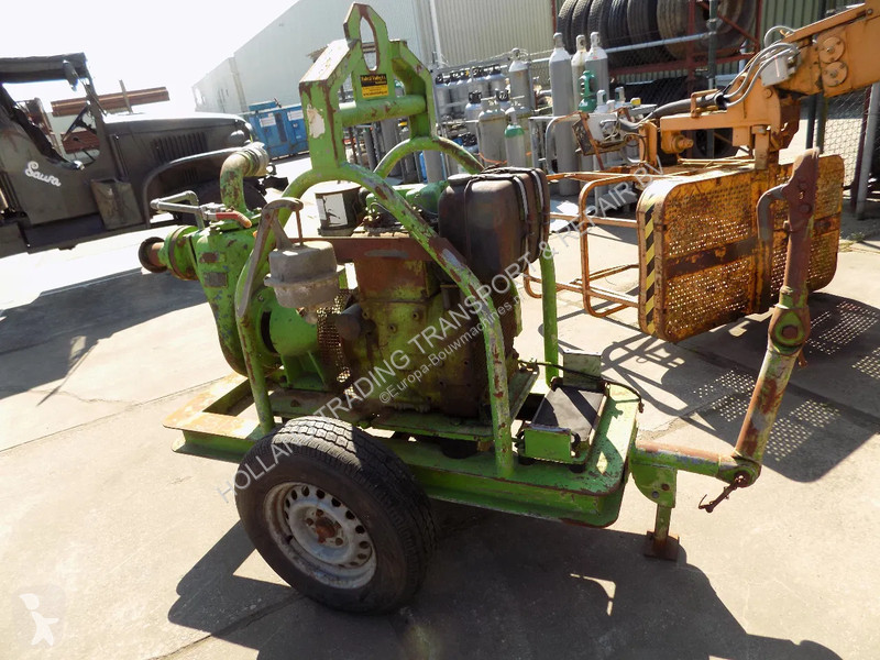 Losse onderdelen bouwmachines  waterpomp diesel...