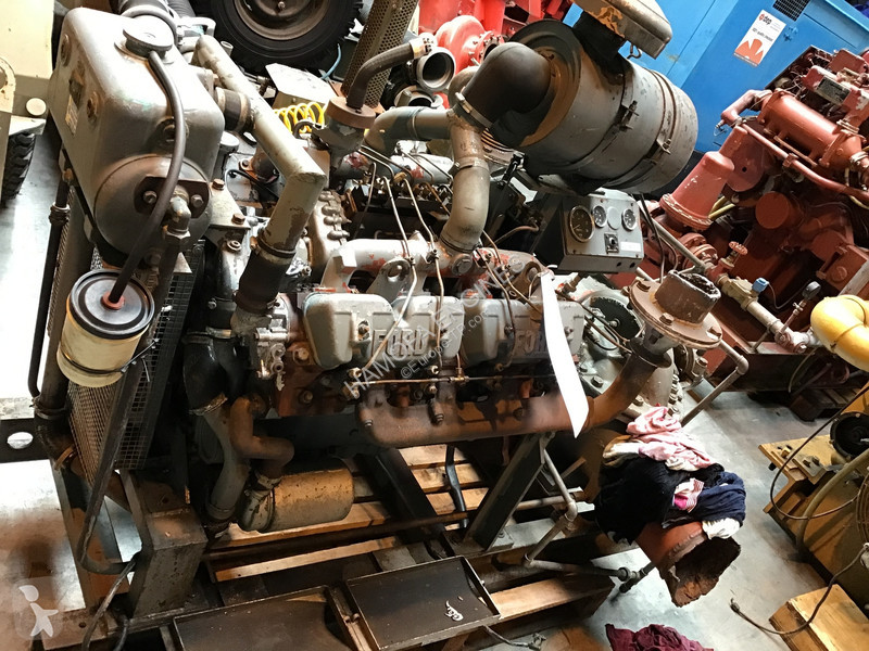 Pezzi di ricambio macchine movimento terra Ford...