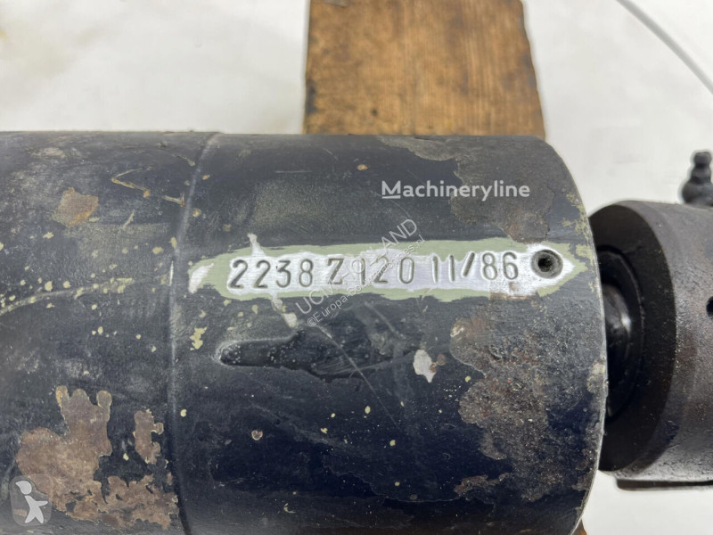 قطع غيار الأشغال العمومية  Vérin hydraulique...