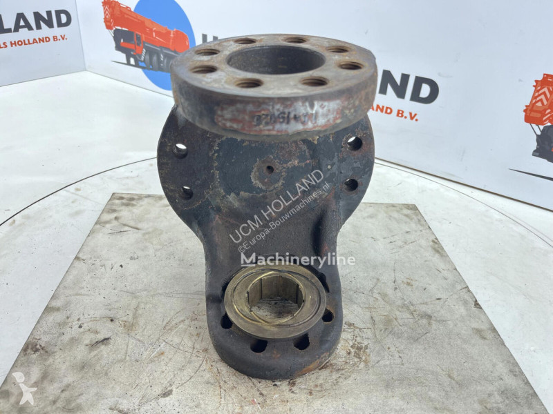 Запчастини для спецтехніки  Steering knuckle 12...