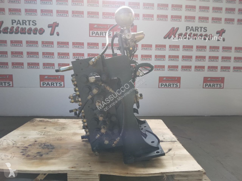 Recambios maquinaria OP Komatsu Distributeur...