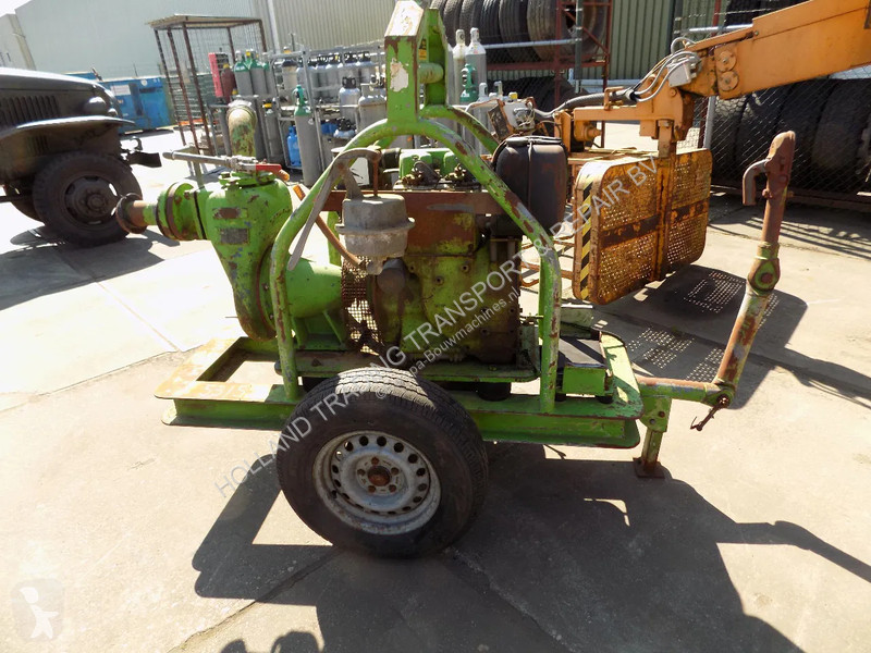Losse onderdelen bouwmachines  waterpomp diesel...
