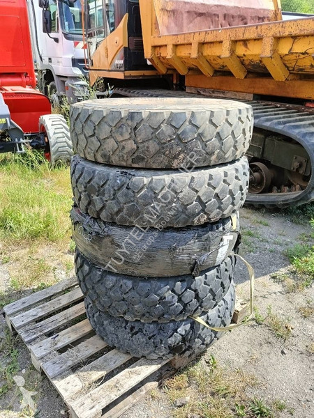 Losse onderdelen bouwmachines Michelin 6,50 R16...