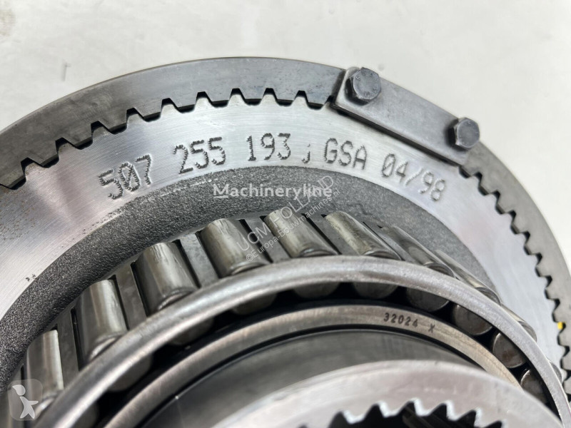 Pièces engins tp  Moteur de translation Kessler...