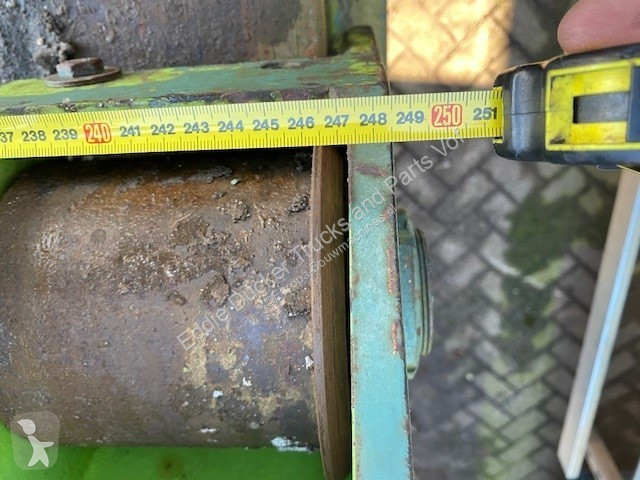 Uitrusting voor vrachtwagens  11000-R ROLLER KRAAN
